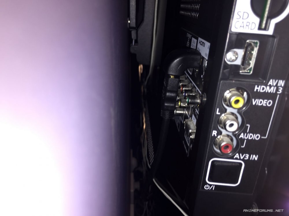 right-angle-hdmi-adapter-behind-wall-mounted-hdtv.thumb.jpg.16d0edf53d049ca92560e3c35be2290b.jpg